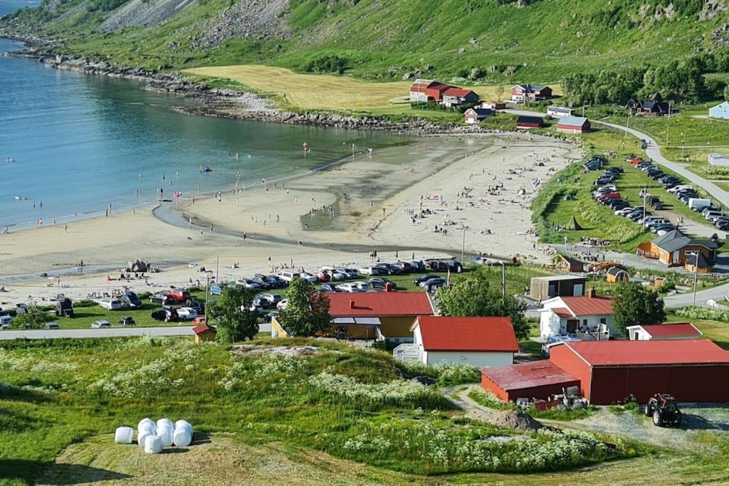 Arctic Lodge Tromvik With Jacuzzi Tromsø Exteriör bild